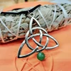 Kép 2/2 - Triquetra - aventurin medálos nyaklánc