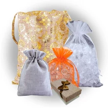 Ajándéktáskák és csomagolók