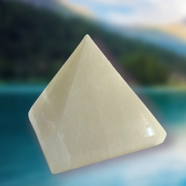 Szelenit piramis - 10 cm