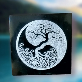 Szelenit lap – Életfa és Yin yang szimbólummal