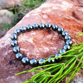 Hematit fazettált karkötő 8 mm Hematit fazettált karkötő 8 mm