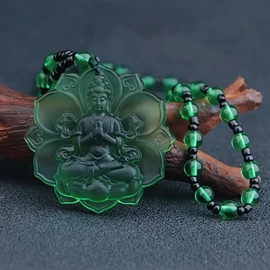 Kuan-Jin amulett nyakláncon