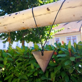 Shungit - Háromszög medálos nyaklánc Shungit - Háromszög medálos nyaklánc