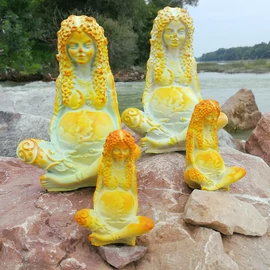 Avatott Szent Földanya szobor - Sárga-zöld márványos